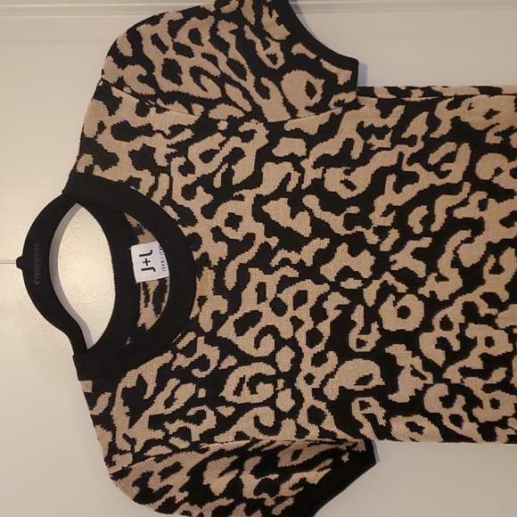 Jean + Jenn Animal print XS Knit Dress - Picture 3 of 3